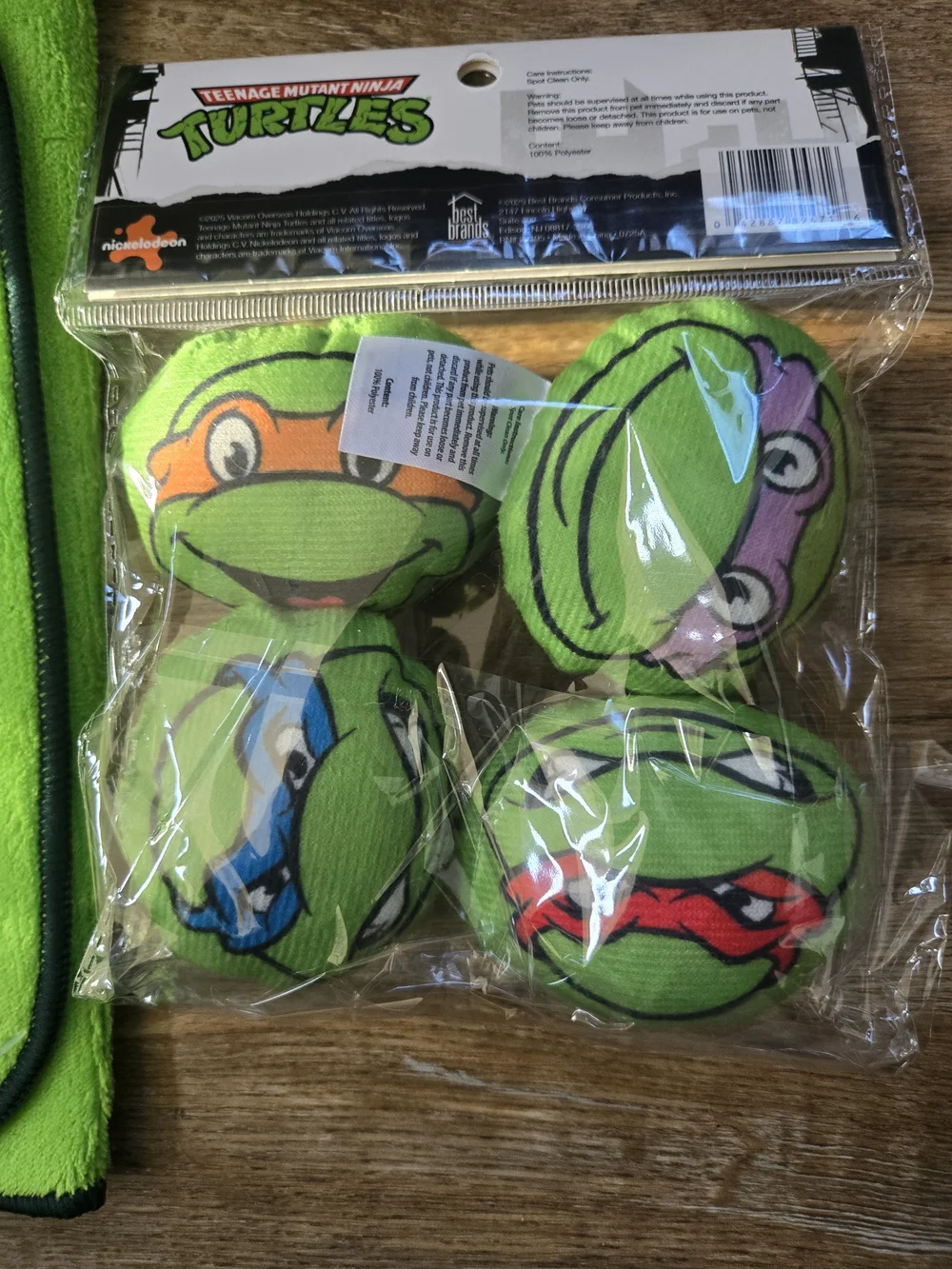 Teenage Mutant Ninja Turtles Pet Placemat with 4 Pack Cat Toy